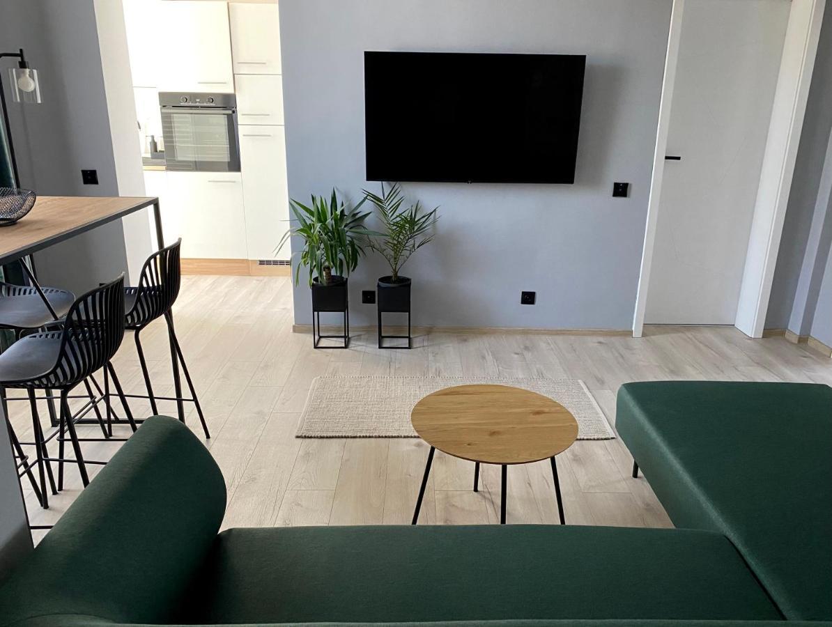 Dani'S Home Away From Home 오라데아 외부 사진