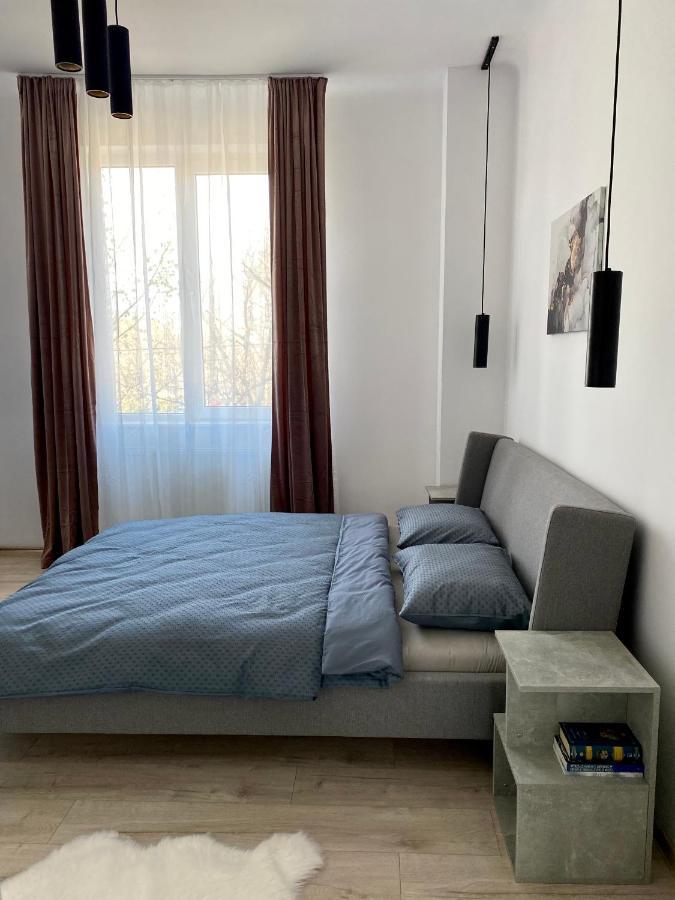 Dani'S Home Away From Home 오라데아 외부 사진